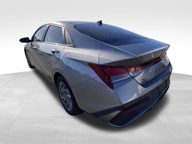 Used 2024 Hyundai Elantra SEL FWD image 9