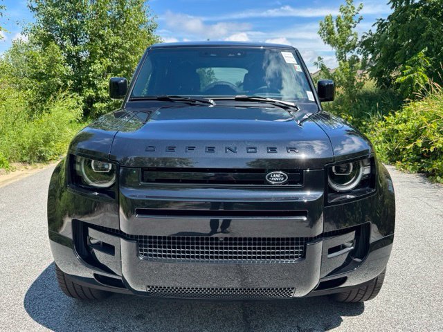New 2026 Land Rover Defender 110 X-Dynamic SE AWD/4WD image 3