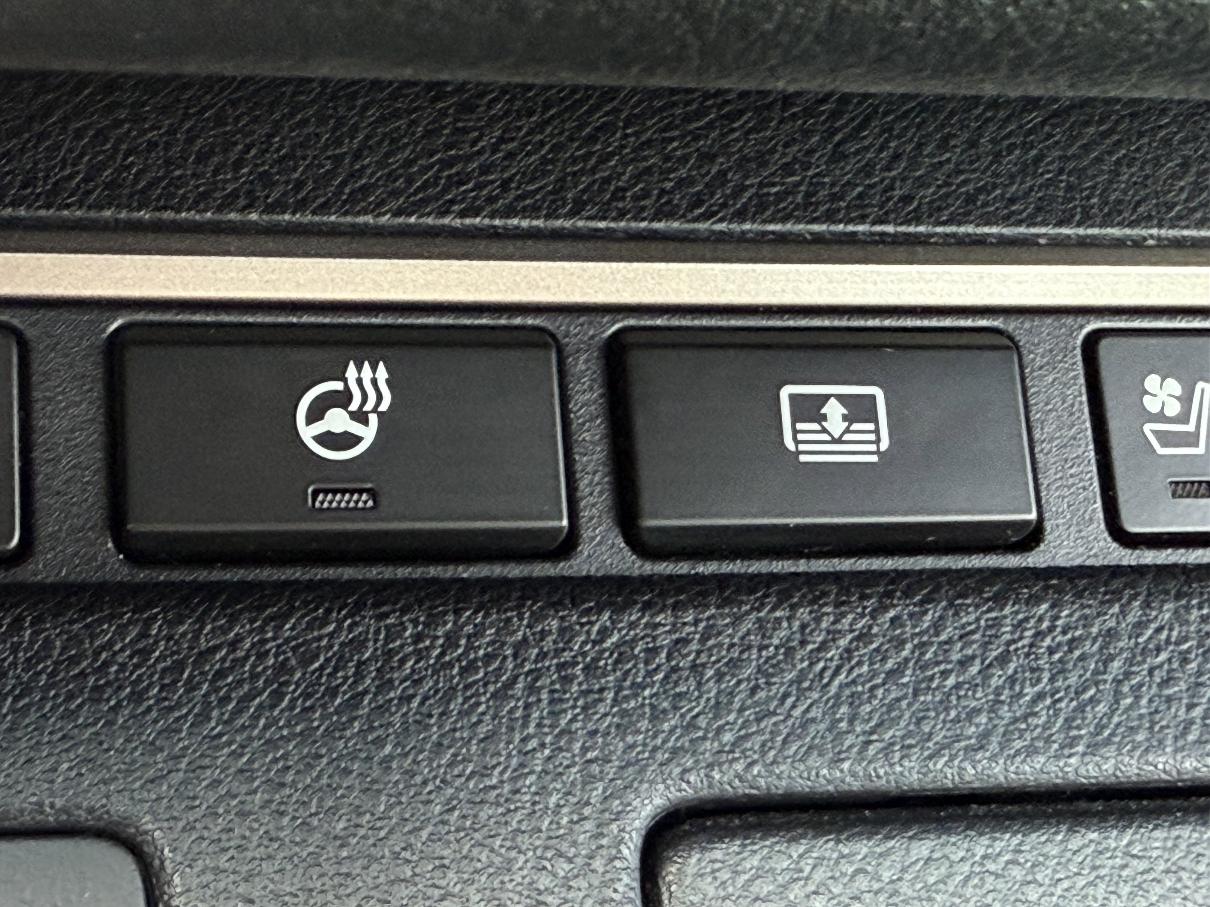 Used 2016 Lexus ES 350 w/ Luxury Package w/Wood Trim image 32