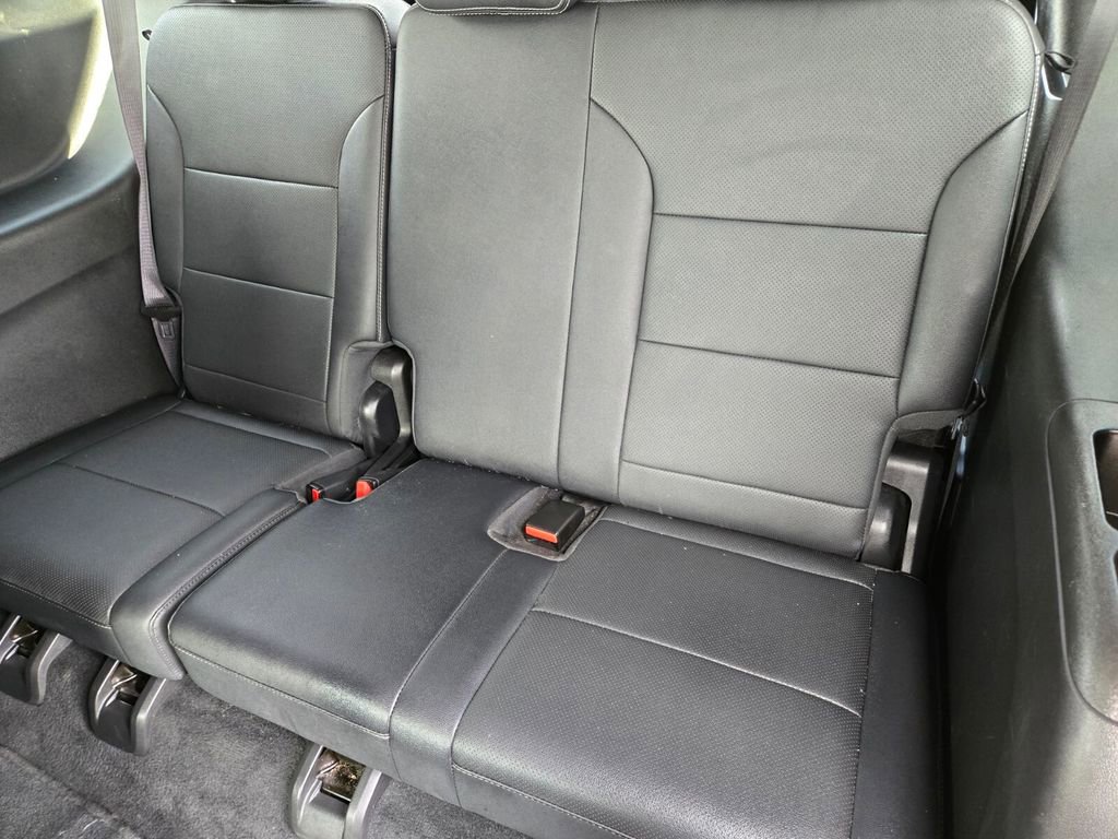 Used 2025 Chevrolet Traverse LT AWD/4WD image 15