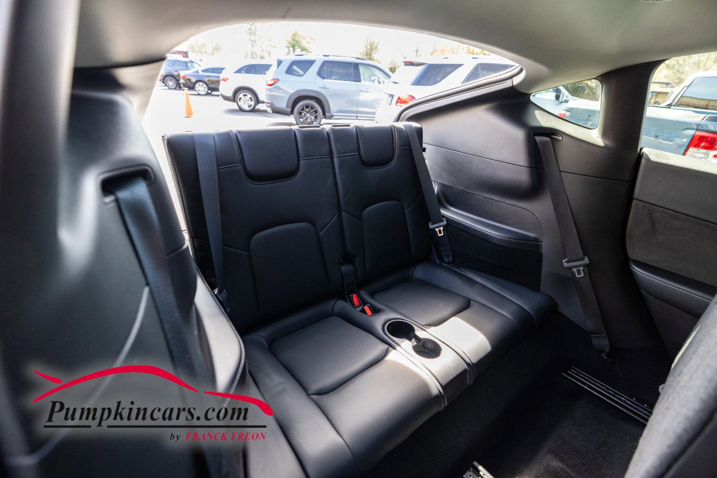 Used 2022 Tesla Model Y Long Range image 23