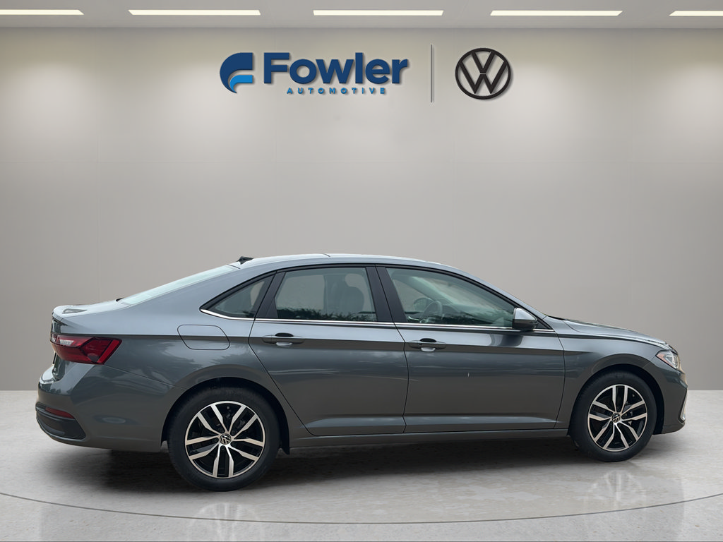 New 2026 Volkswagen Jetta SE FWD image 8
