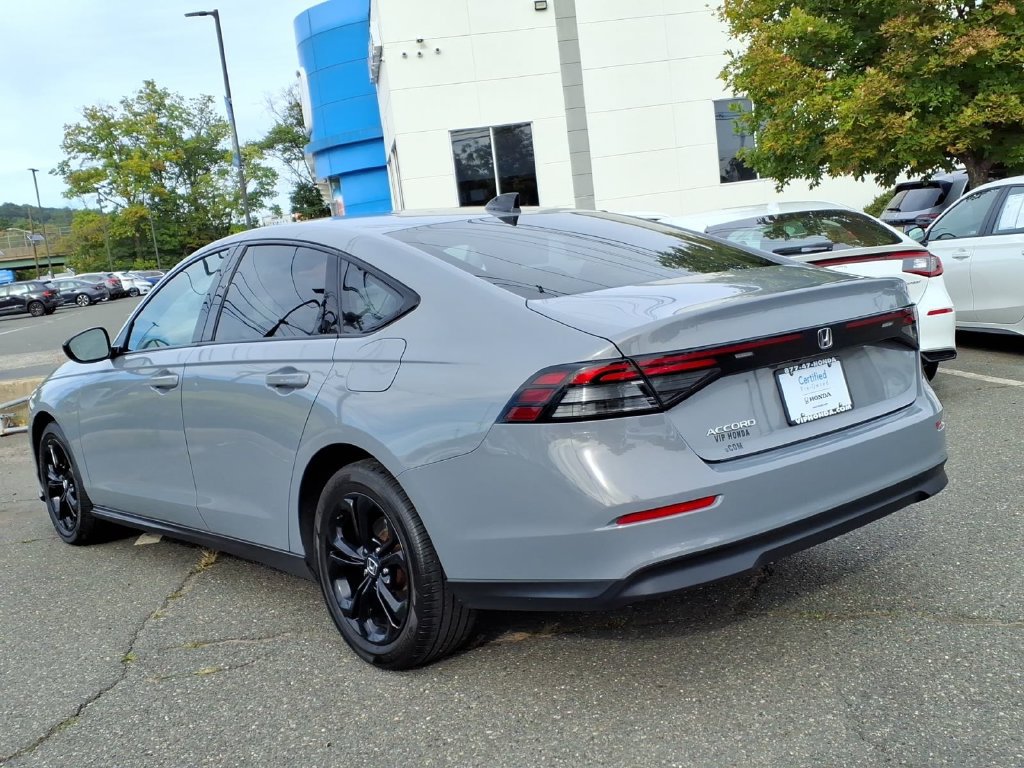 Certified 2025 Honda Accord SE image 4