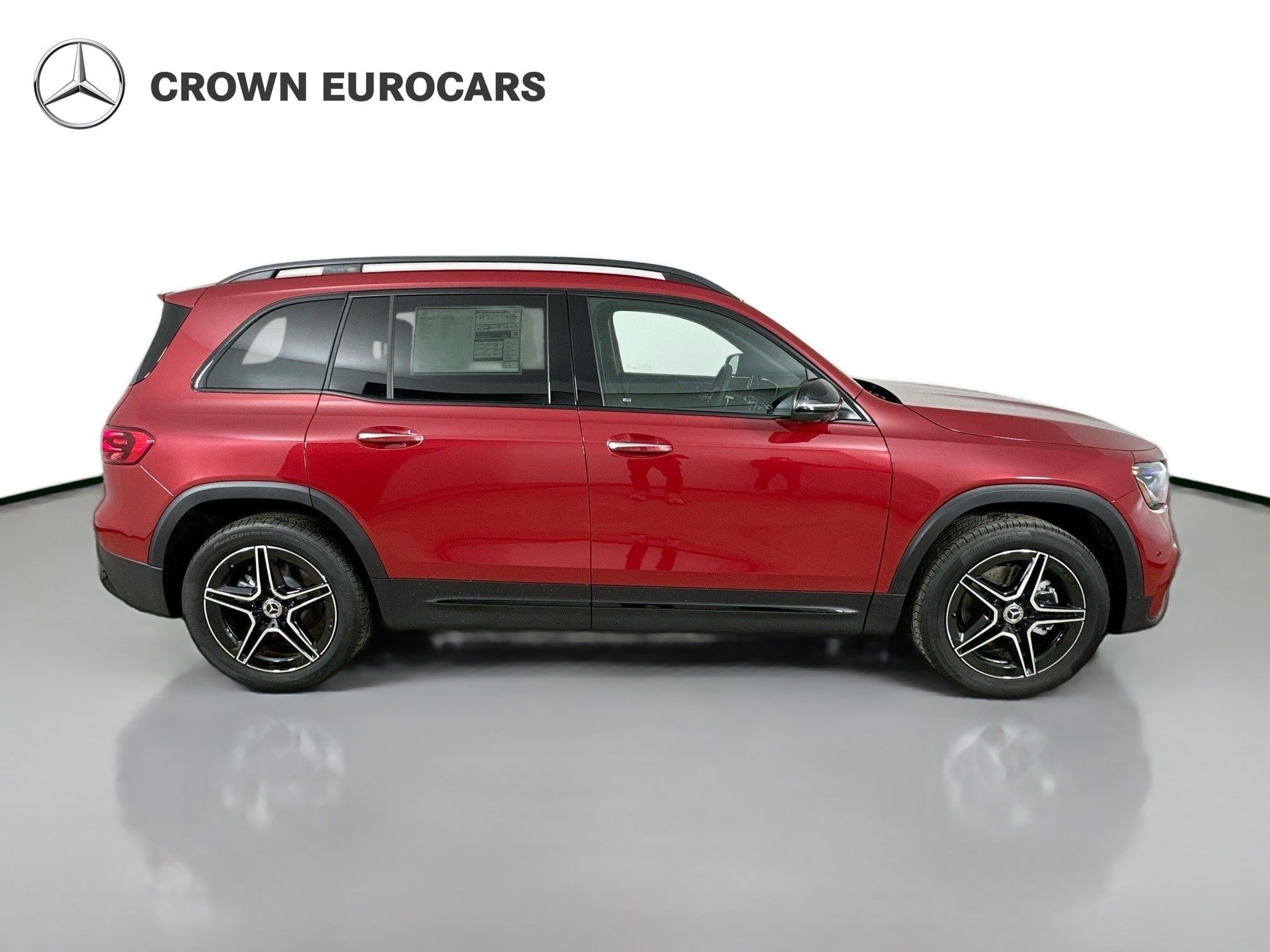 Used 2026 Mercedes-Benz GLB 250 4MATIC image 4