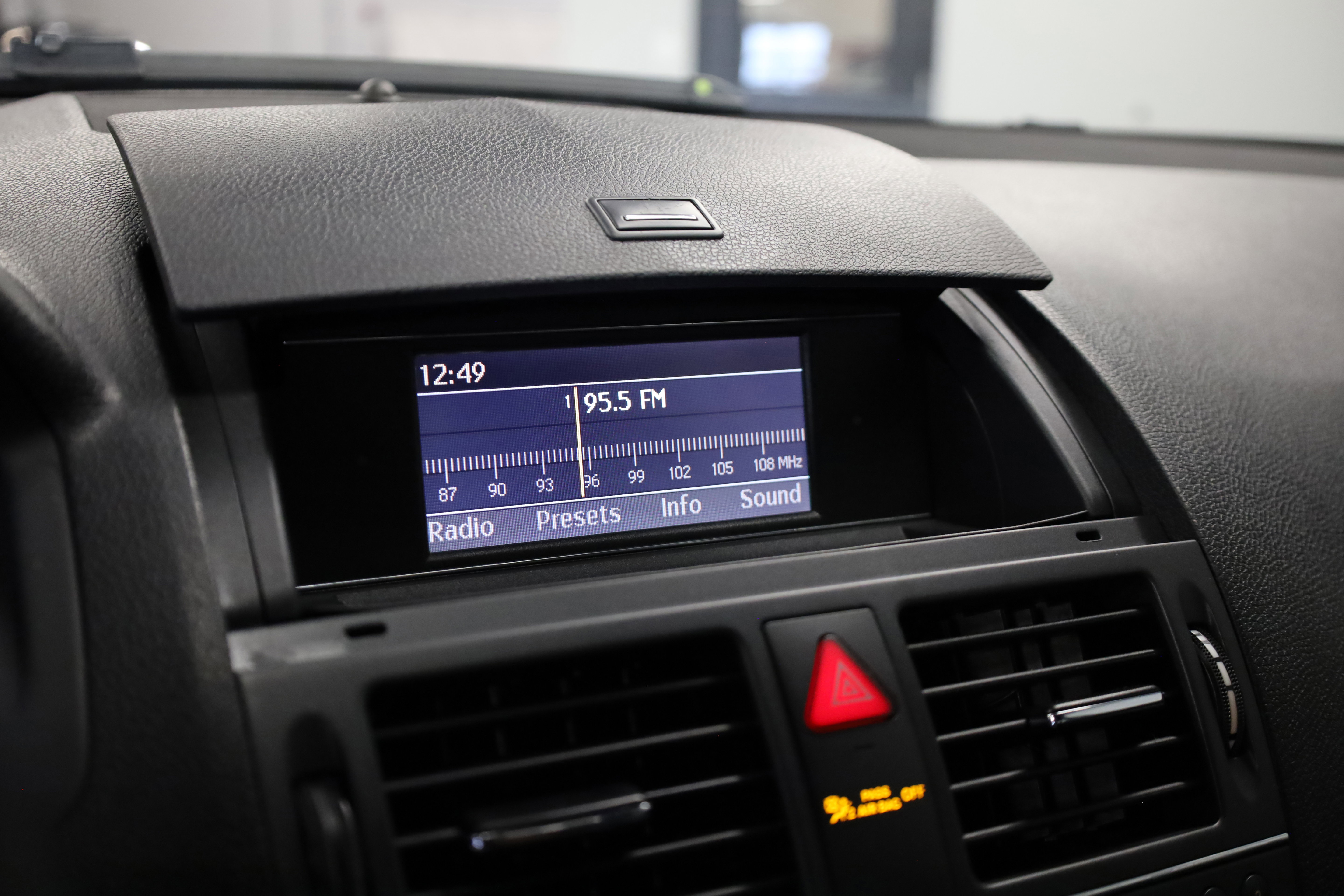 Used 2011 Mercedes-Benz C 300 4MATIC Sedan image 24