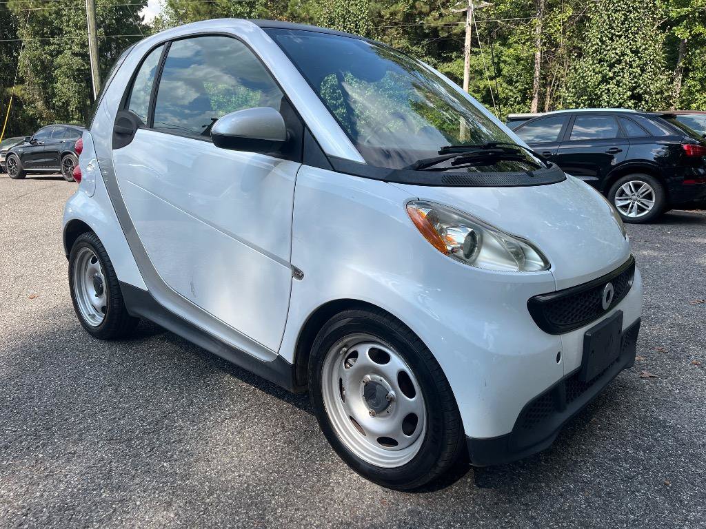 Used 2014 smart fortwo pure RWD image 3