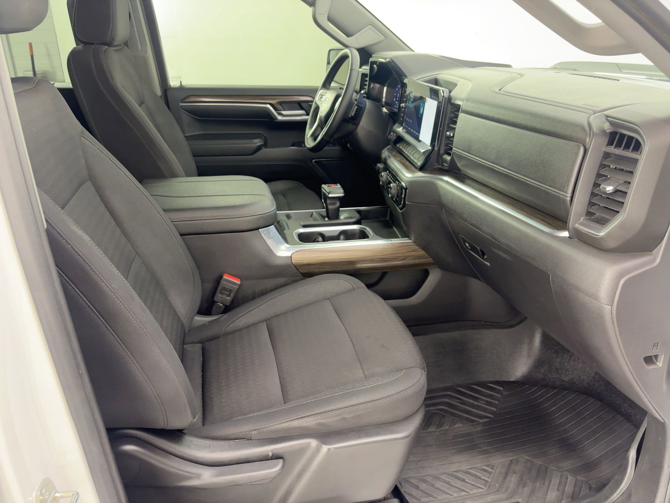 Used 2023 Chevrolet Silverado 1500 LT Trail Boss w/ Protection Package image 29