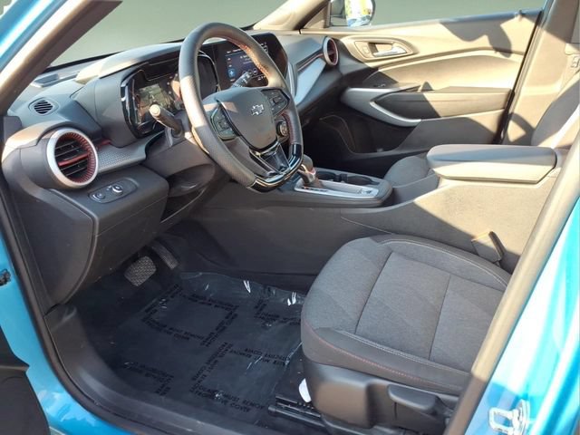 Used 2025 Chevrolet Trax RS w/ Driver Confidence Package FWD image 11