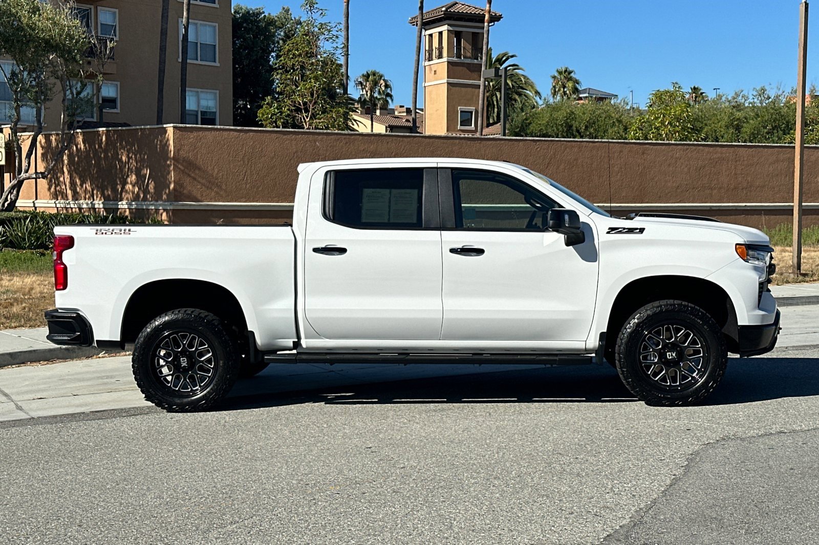 Used 2024 Chevrolet Silverado 1500 LT Trail Boss w/ LT Trail Boss Premium Package image 3