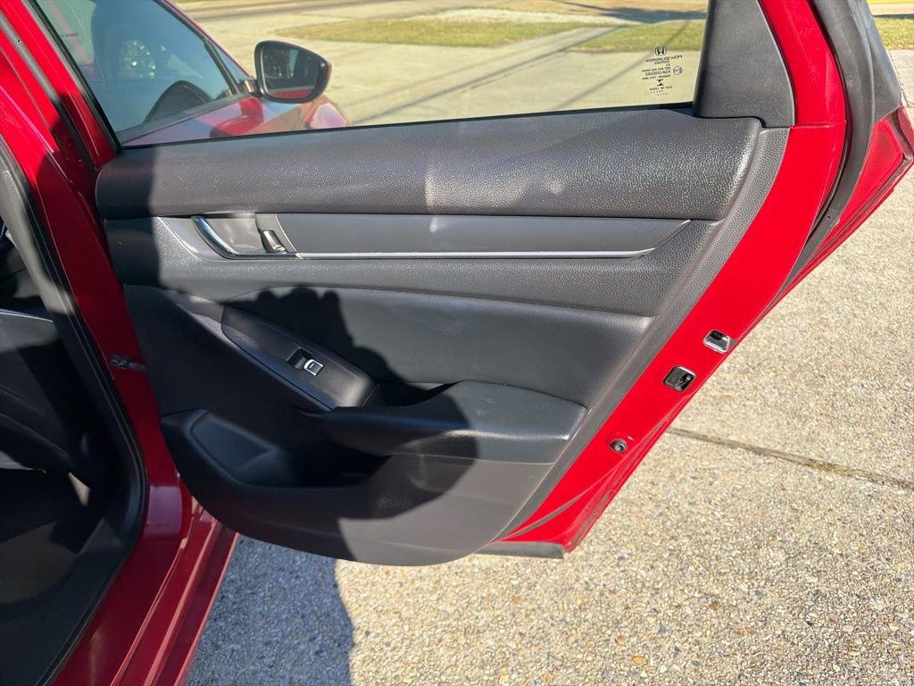 Used 2018 Honda Accord Sport image 19