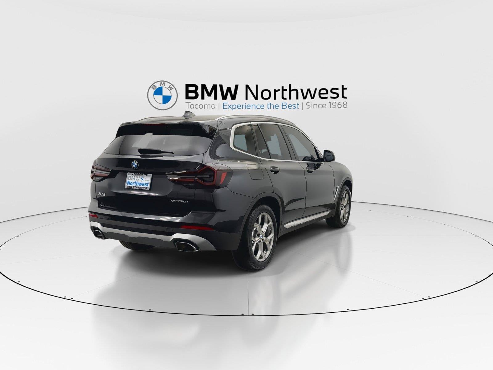 Used 2023 BMW X3 xDrive30i w/ Premium Package AWD/4WD image 3