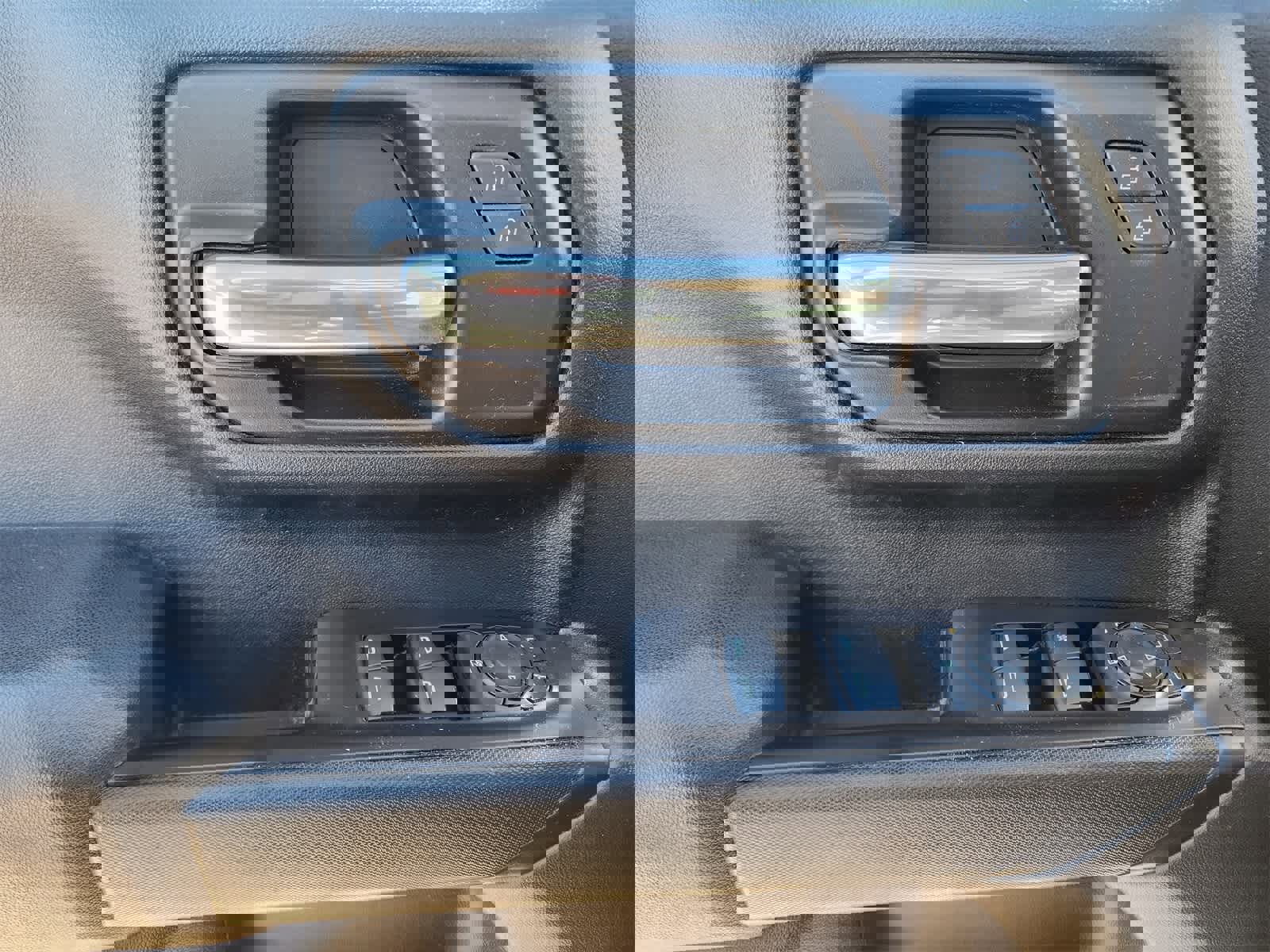 Used 2020 Chevrolet Silverado 1500 Custom w/ Custom Value Package image 14