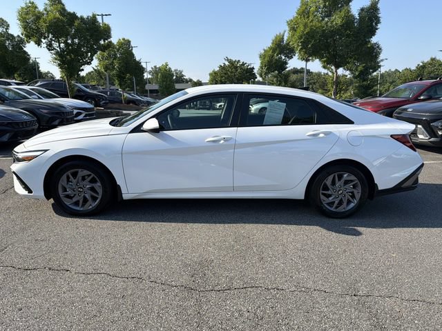 Certified 2026 Hyundai Elantra Hybrid FWD image 4