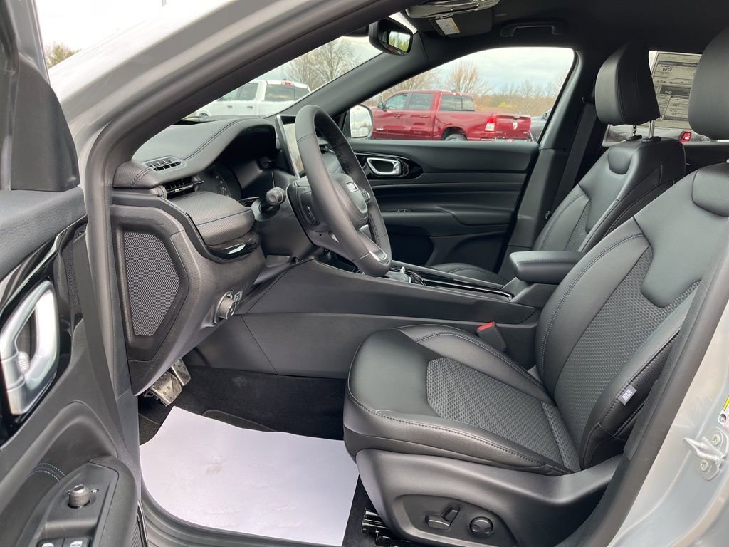New 2025 Jeep Compass Latitude w/ Convenience Group image 12
