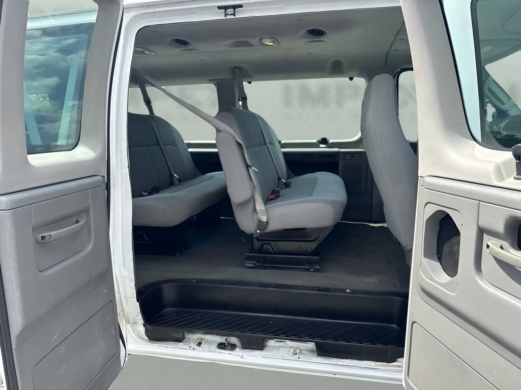 Used 2008 Ford E-350 and Econoline 350 XLT RWD image 17