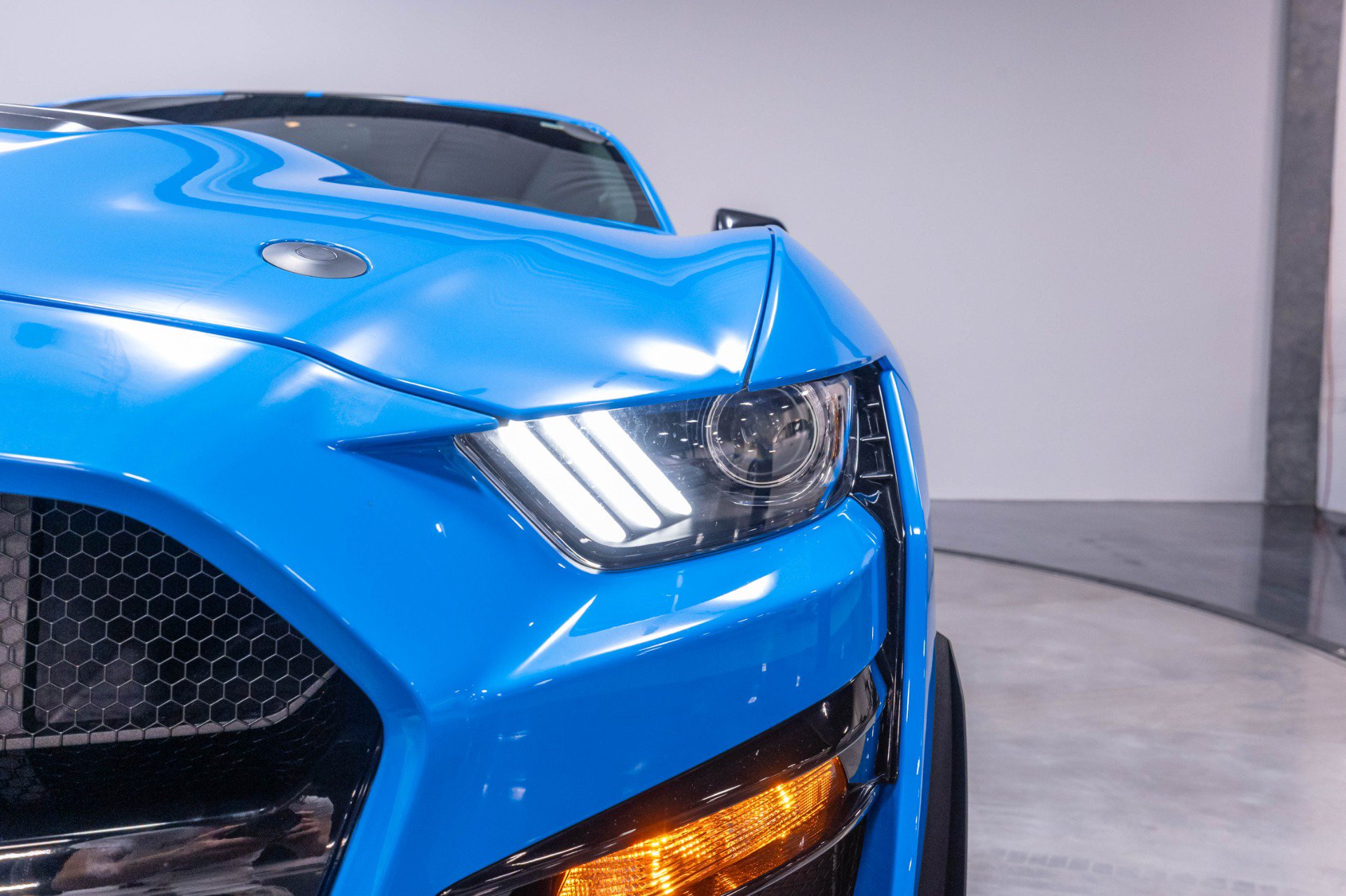 Used 2022 Ford Mustang Shelby GT500 w/ Carbon Fiber Track Pack RWD image 51