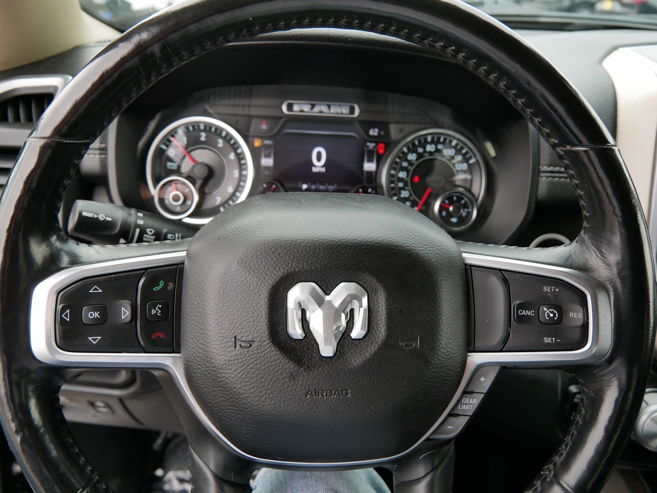 Used 2020 RAM 1500 Laramie image 25