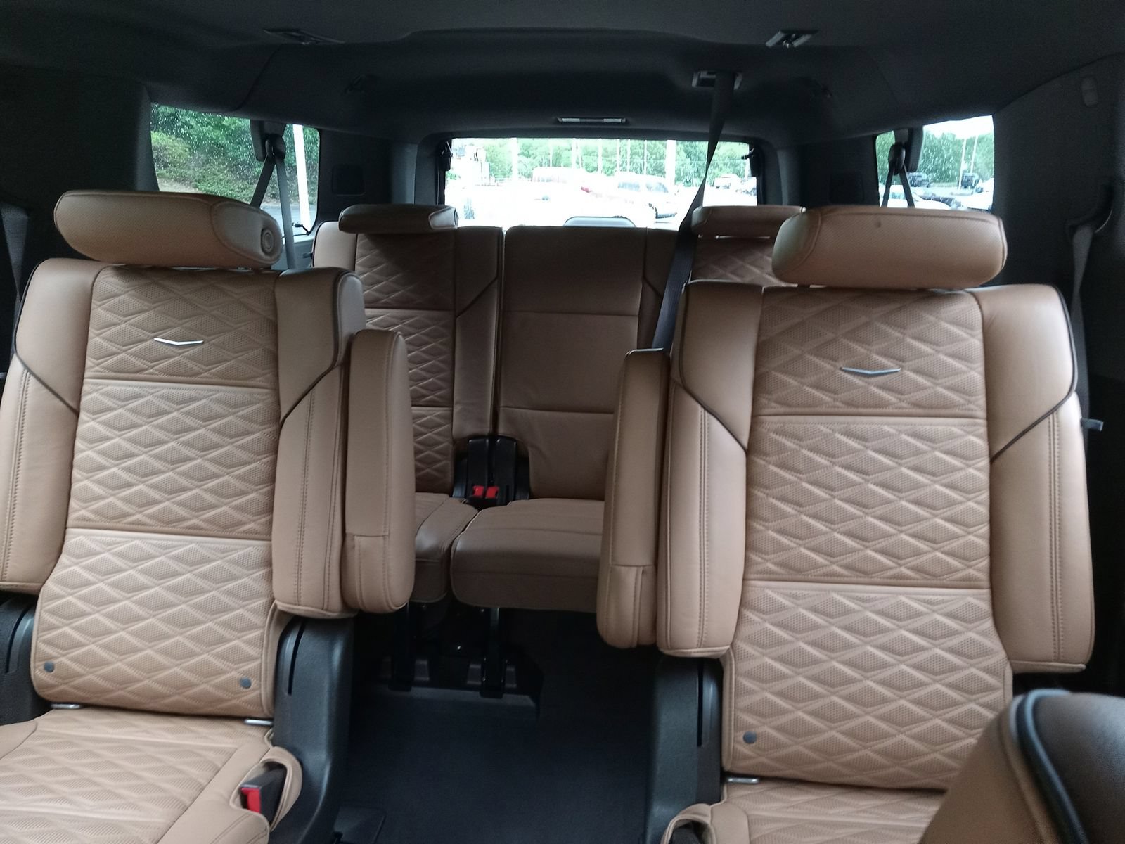 Used 2021 Cadillac Escalade ESV Premium Luxury AWD/4WD image 24