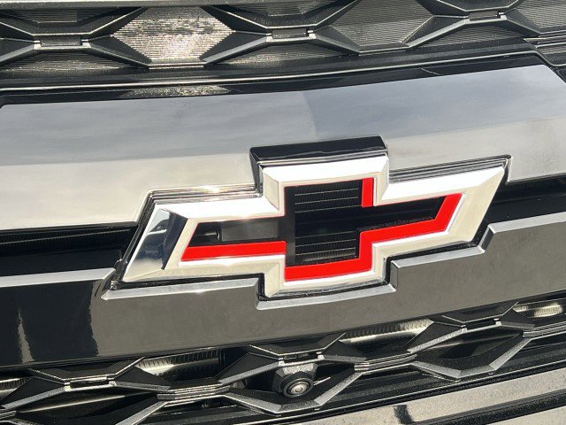 Used 2025 Chevrolet Colorado ZR2 w/ Midnight Edition image 32