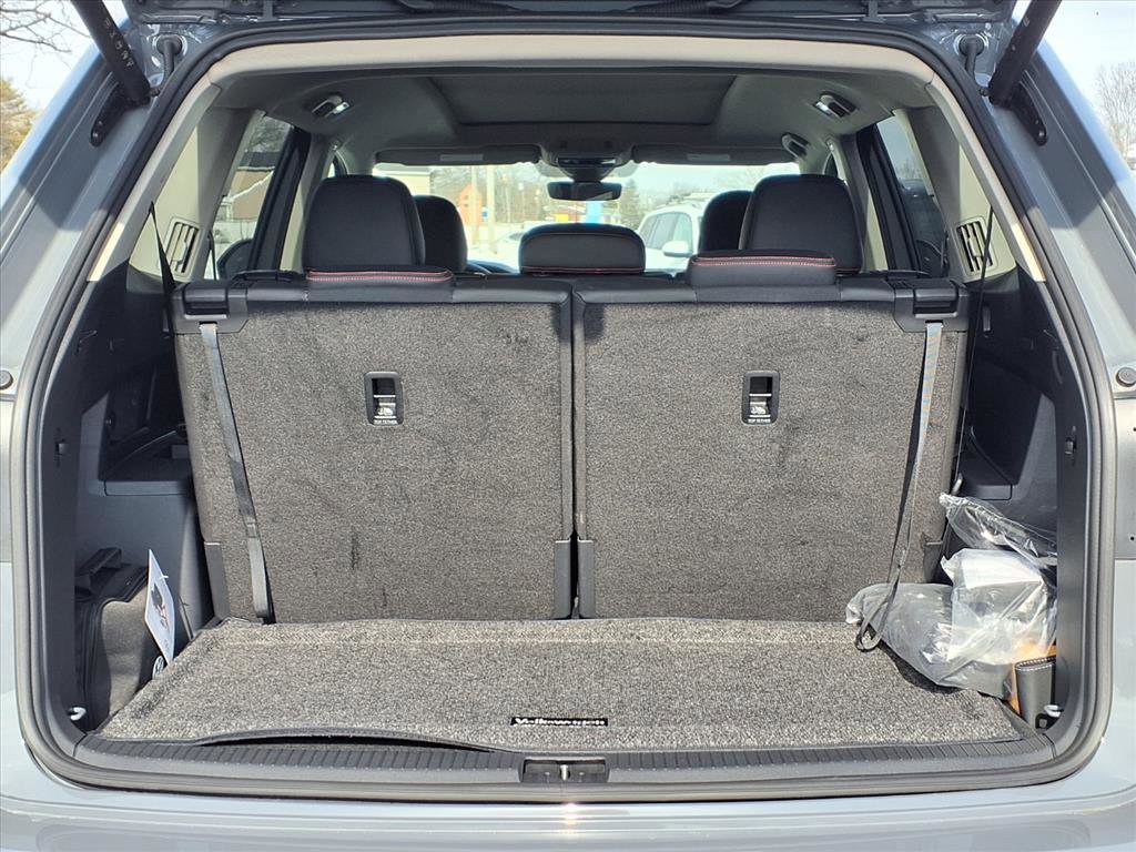 Certified 2025 Volkswagen Atlas Peak Edition SE image 18