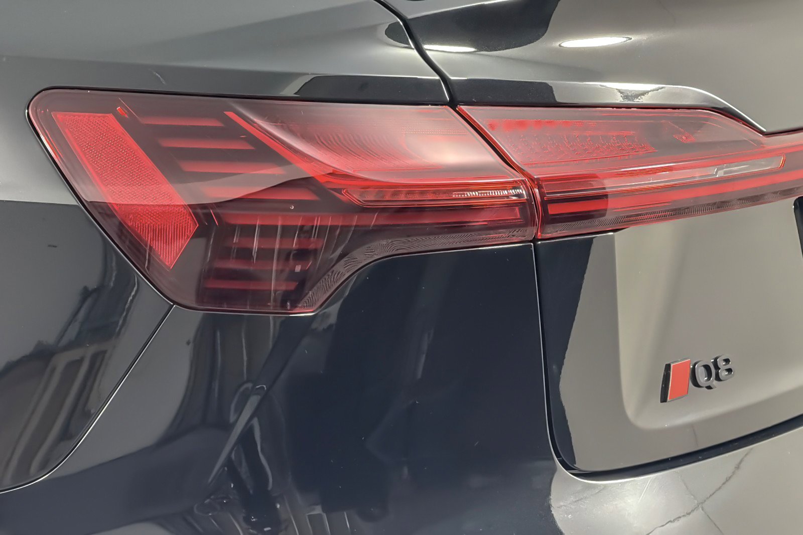 Used 2024 Audi Q8 e-tron Prestige AWD/4WD image 27