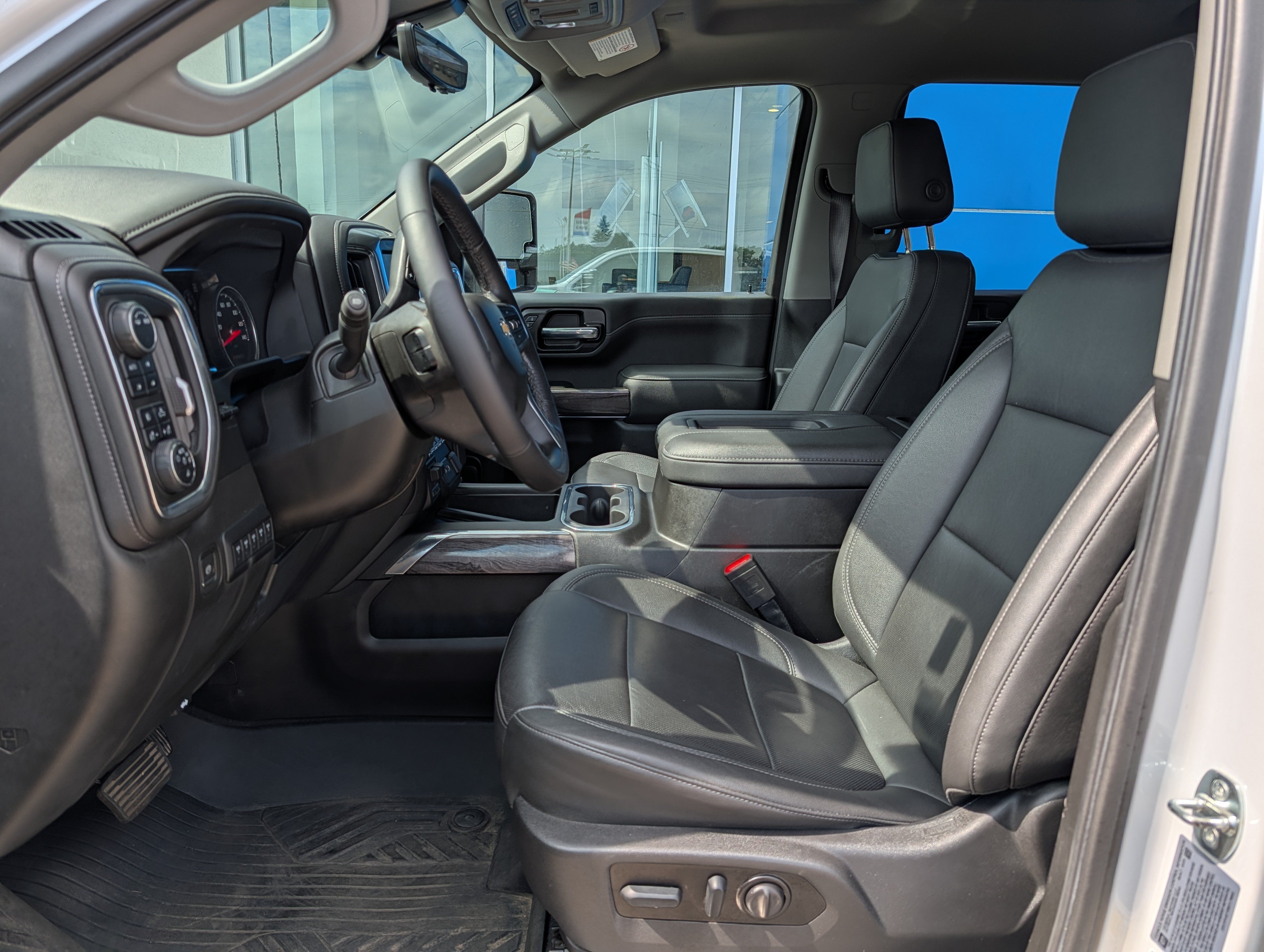 Certified 2022 Chevrolet Silverado 3500 LTZ w/ LTZ Premium Package AWD/4WD image 8