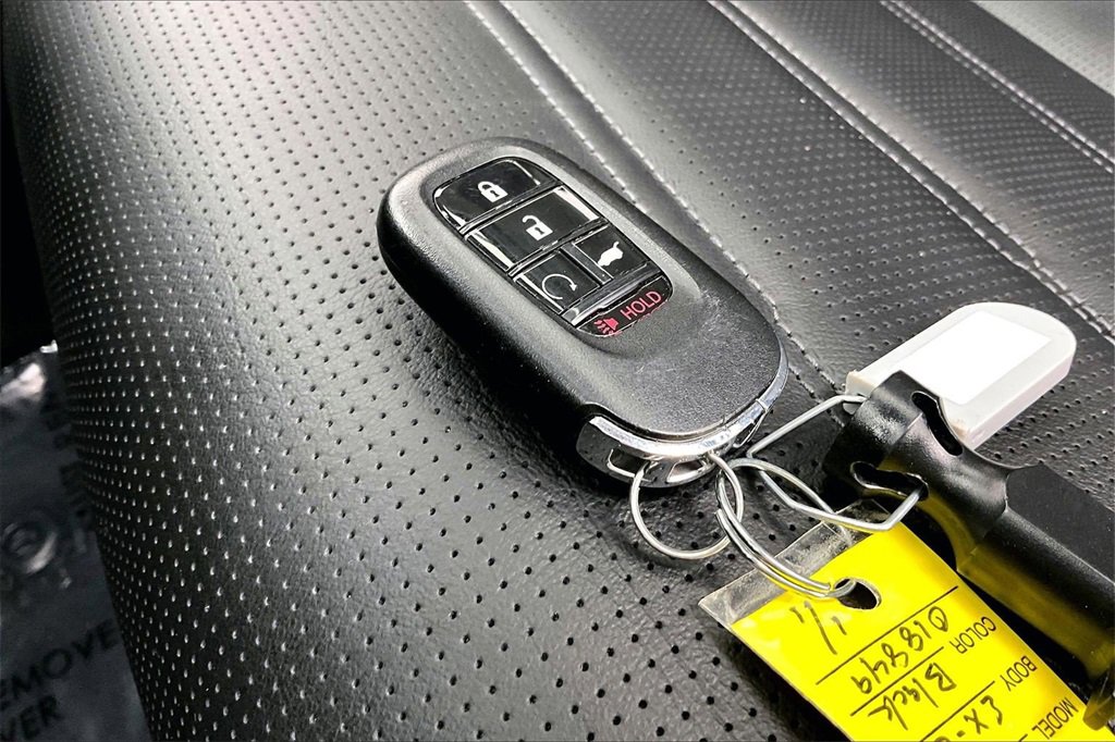 Used 2025 Honda CR-V EX-L image 11