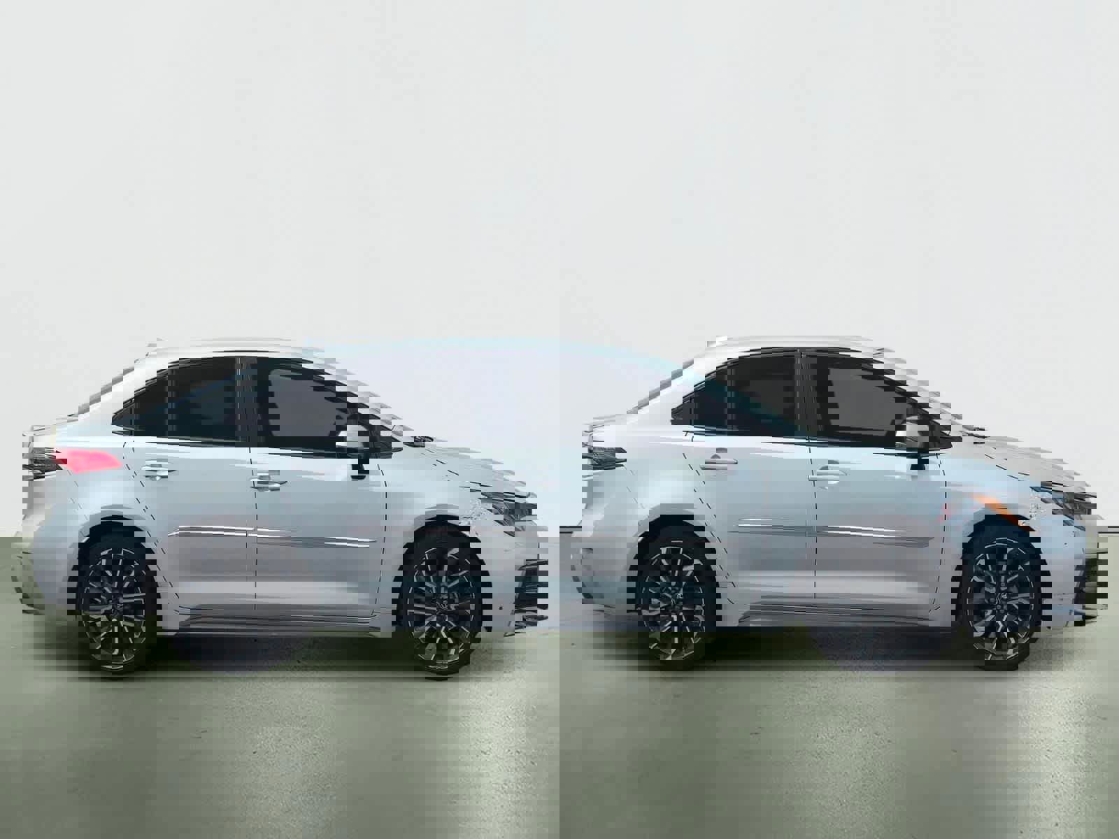 Used 2021 Toyota Corolla SE w/ Carpet Mat Package (TMS) image 5