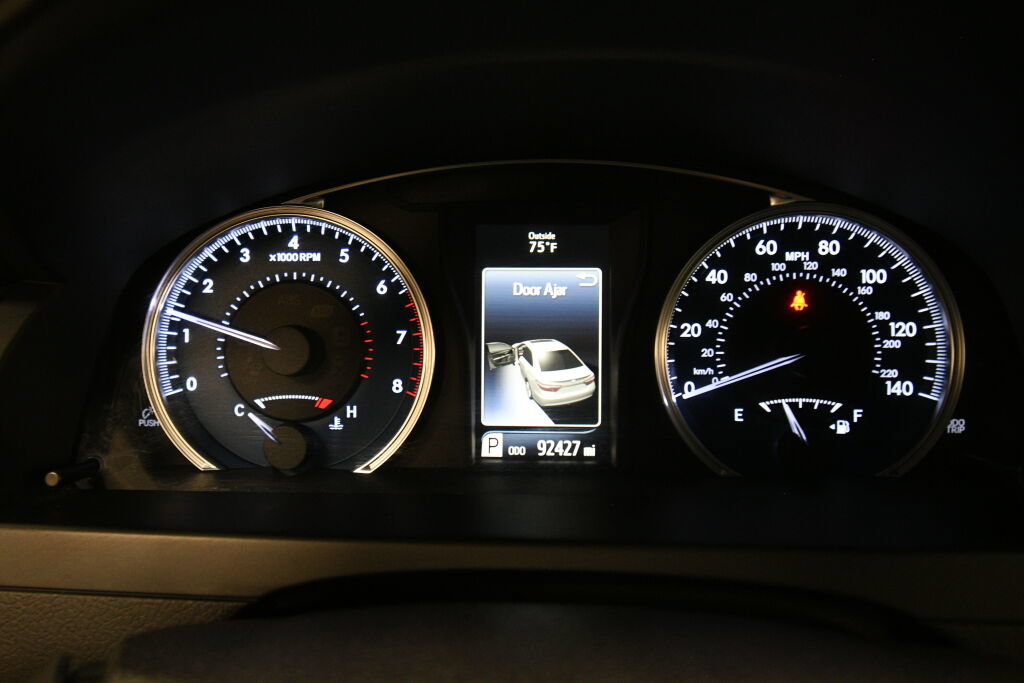 Used 2015 Toyota Camry XLE FWD image 14