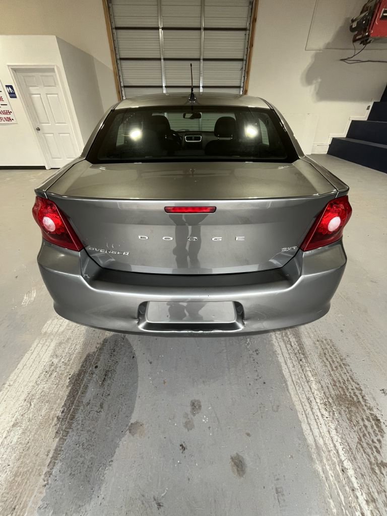 Used 2013 Dodge Avenger SXT image 4