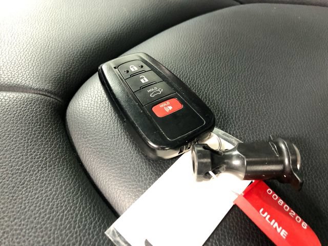 Used 2023 Toyota Highlander XLE AWD/4WD image 31