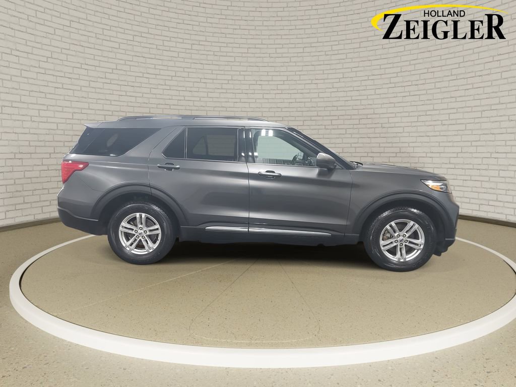 Used 2020 Ford Explorer XLT image 4