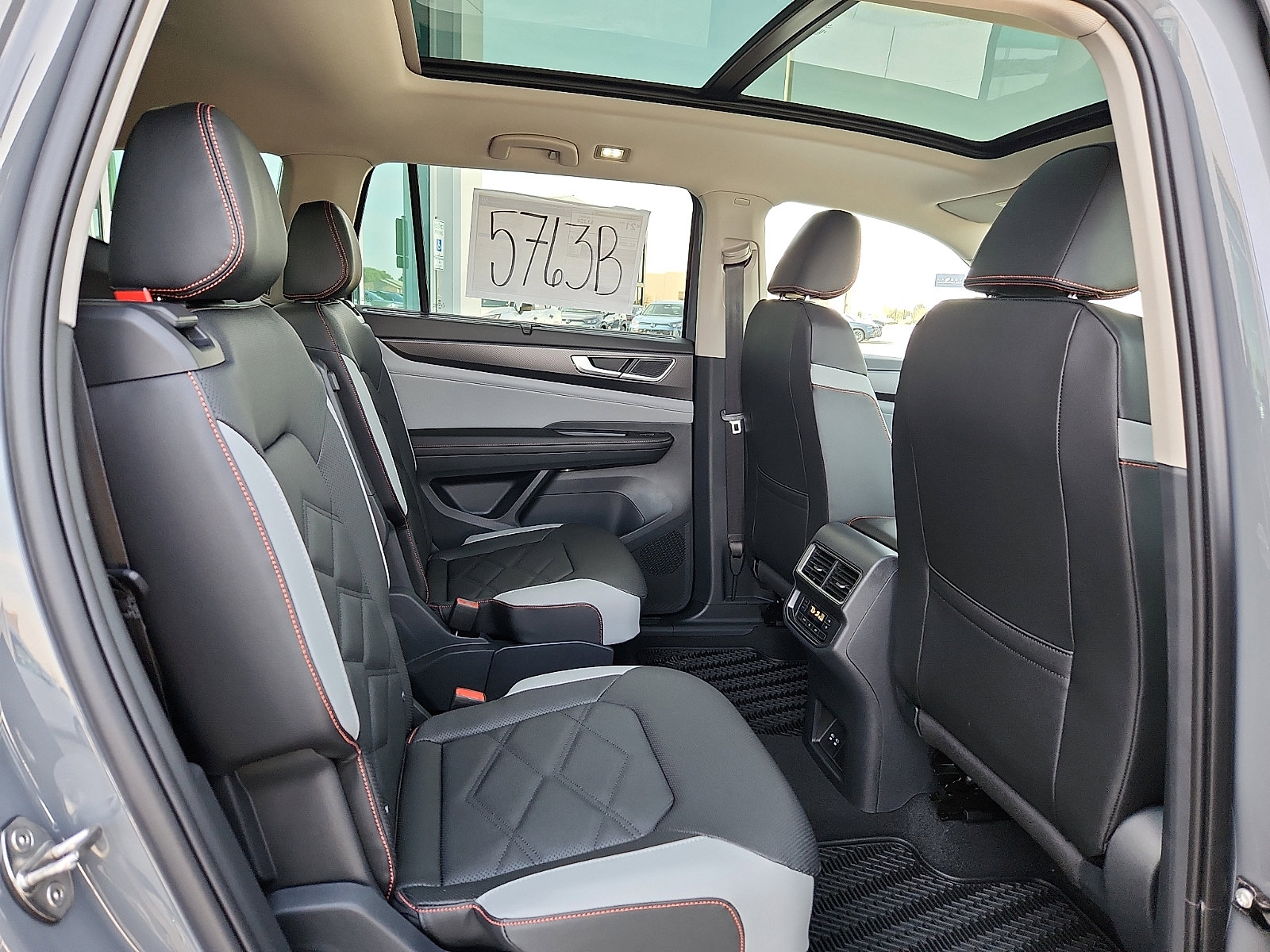 New 2026 Volkswagen Atlas Peak Edition image 14