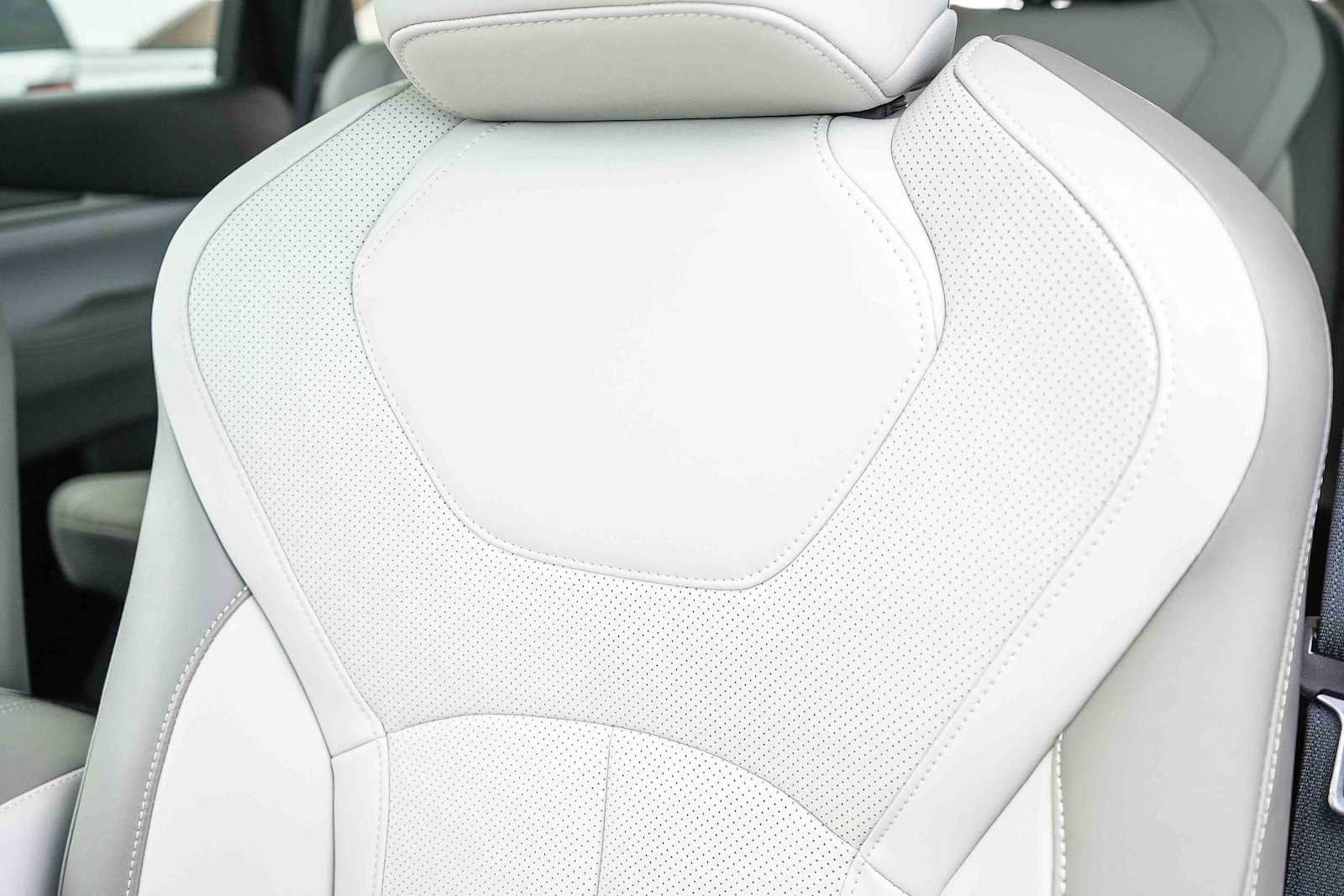 Used 2026 INFINITI QX60 Pure w/ Cargo Package FWD image 27