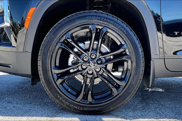 New 2027 Chevrolet Traverse LT w/ Driver Confidence Package FWD image 12
