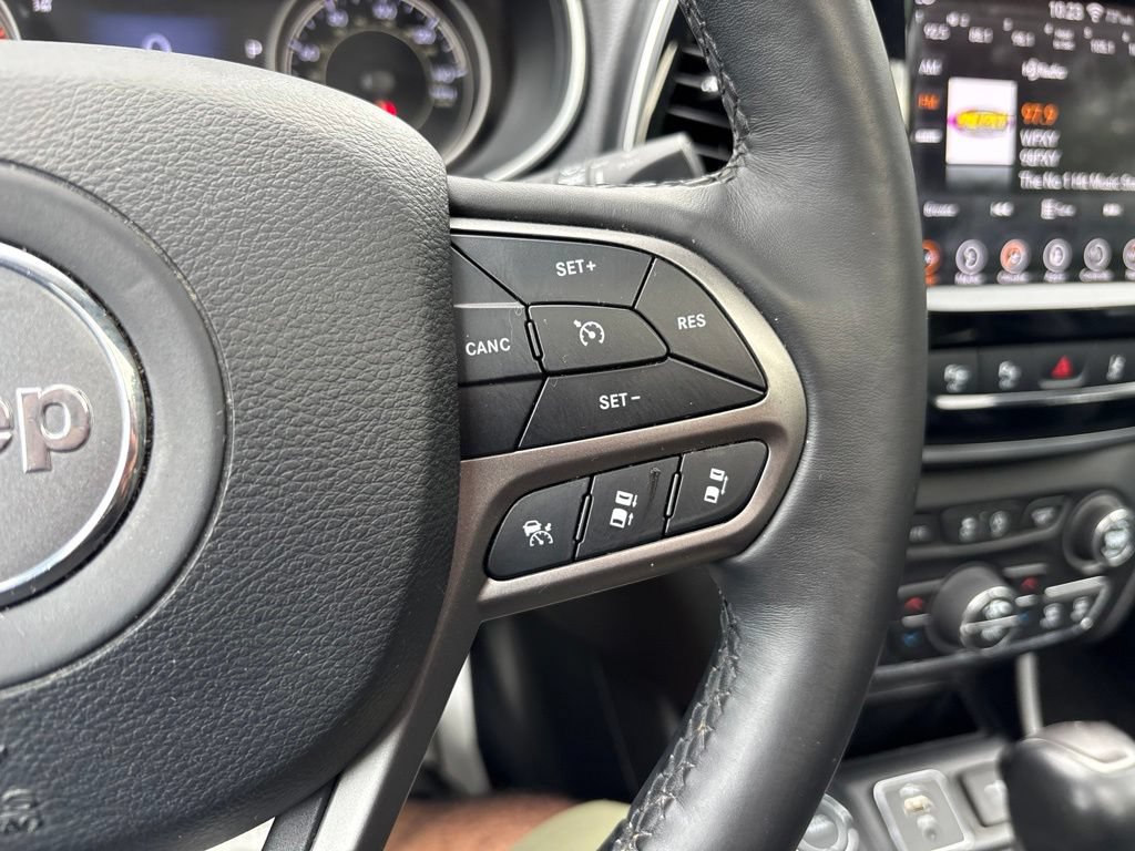 Used 2019 Jeep Cherokee Limited w/ Technology Group AWD/4WD image 27