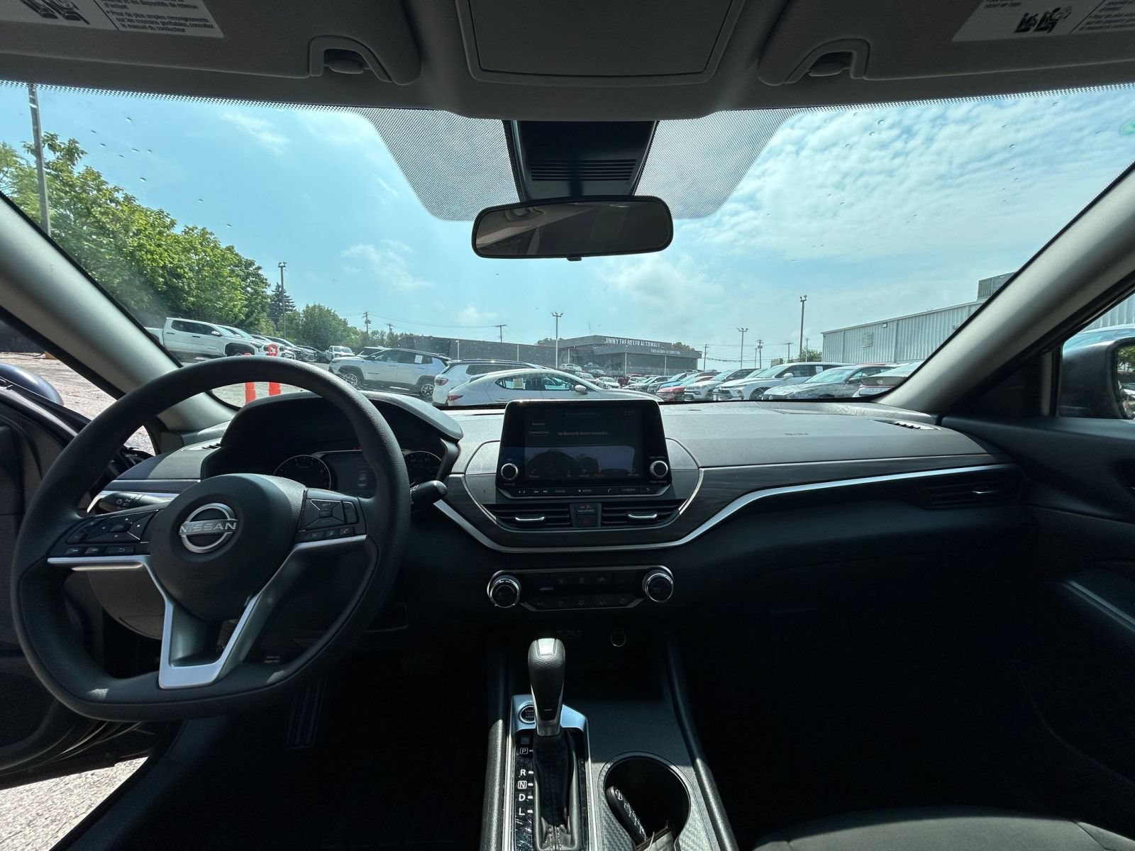Used 2025 Nissan Altima 2.5 SV FWD image 23