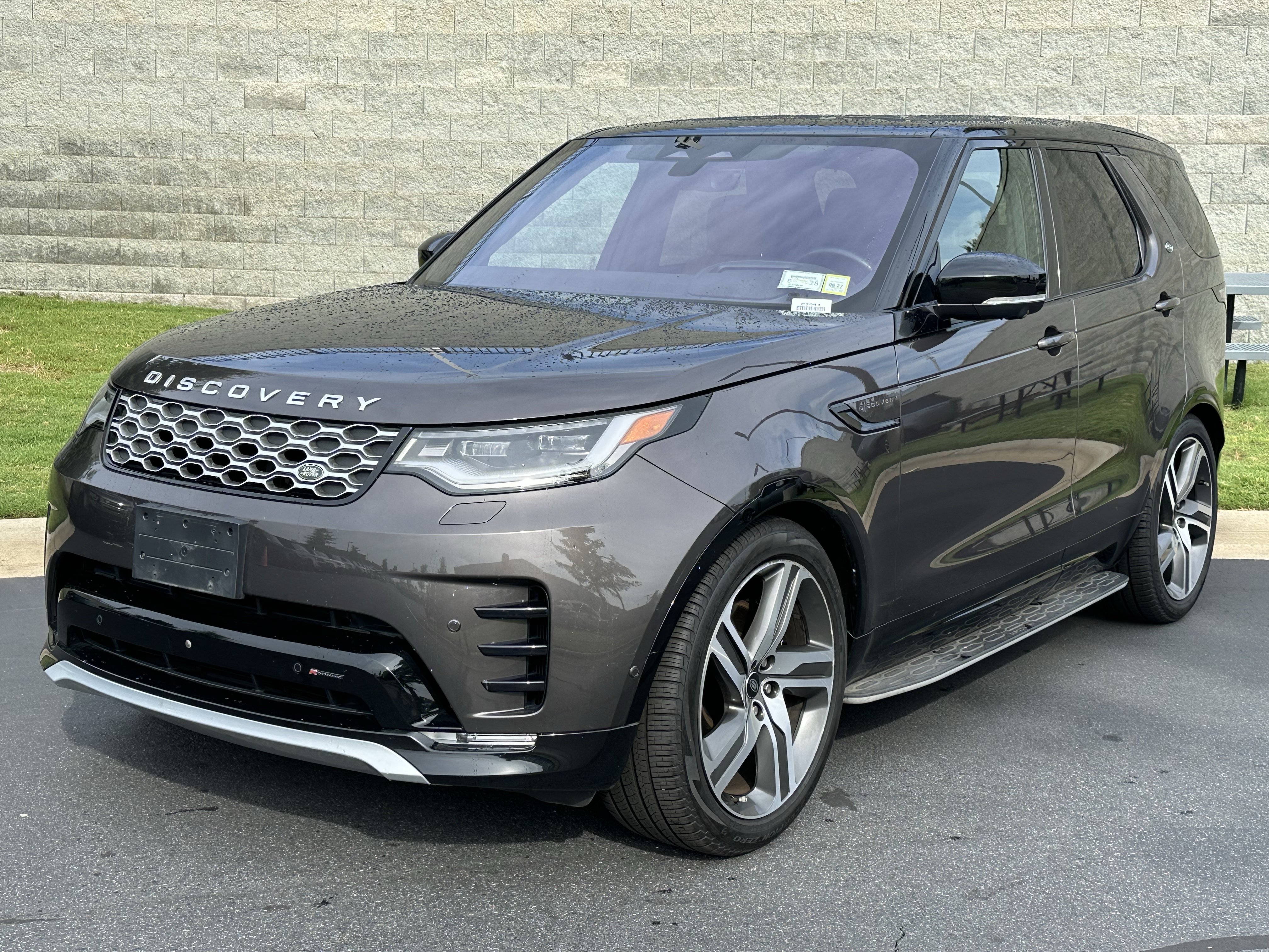 Certified 2023 Land Rover Discovery Metropolitan Edition AWD/4WD image 1
