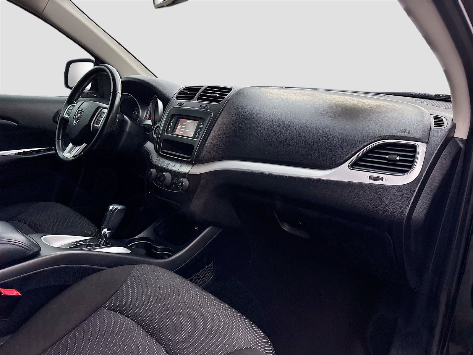 Used 2020 Dodge Journey SE w/ SE Popular Equipment Group FWD image 32