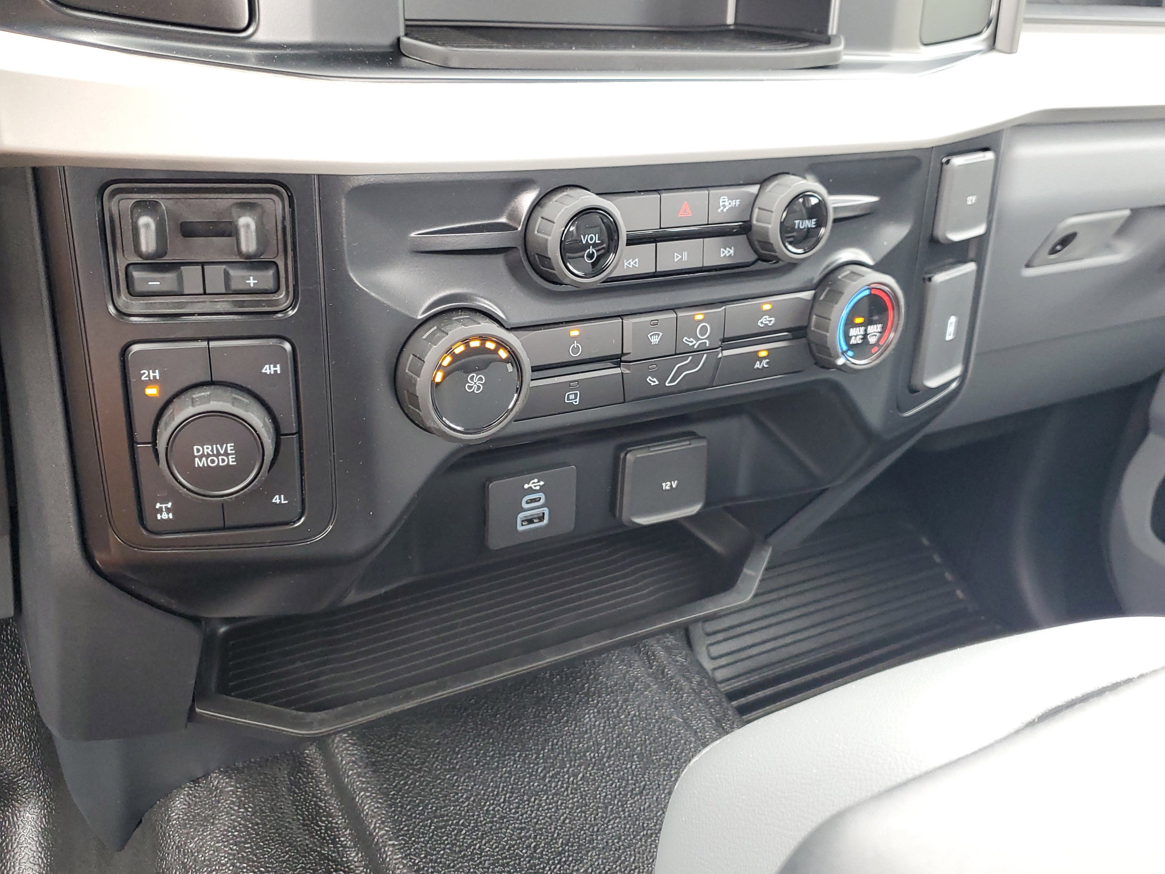 New 2026 Ford F250 XL w/ XL Chrome Package image 20