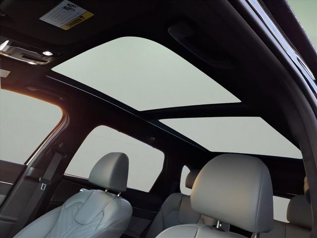 Used 2024 Kia Sorento SX Prestige w/ Sage Leather Package image 12