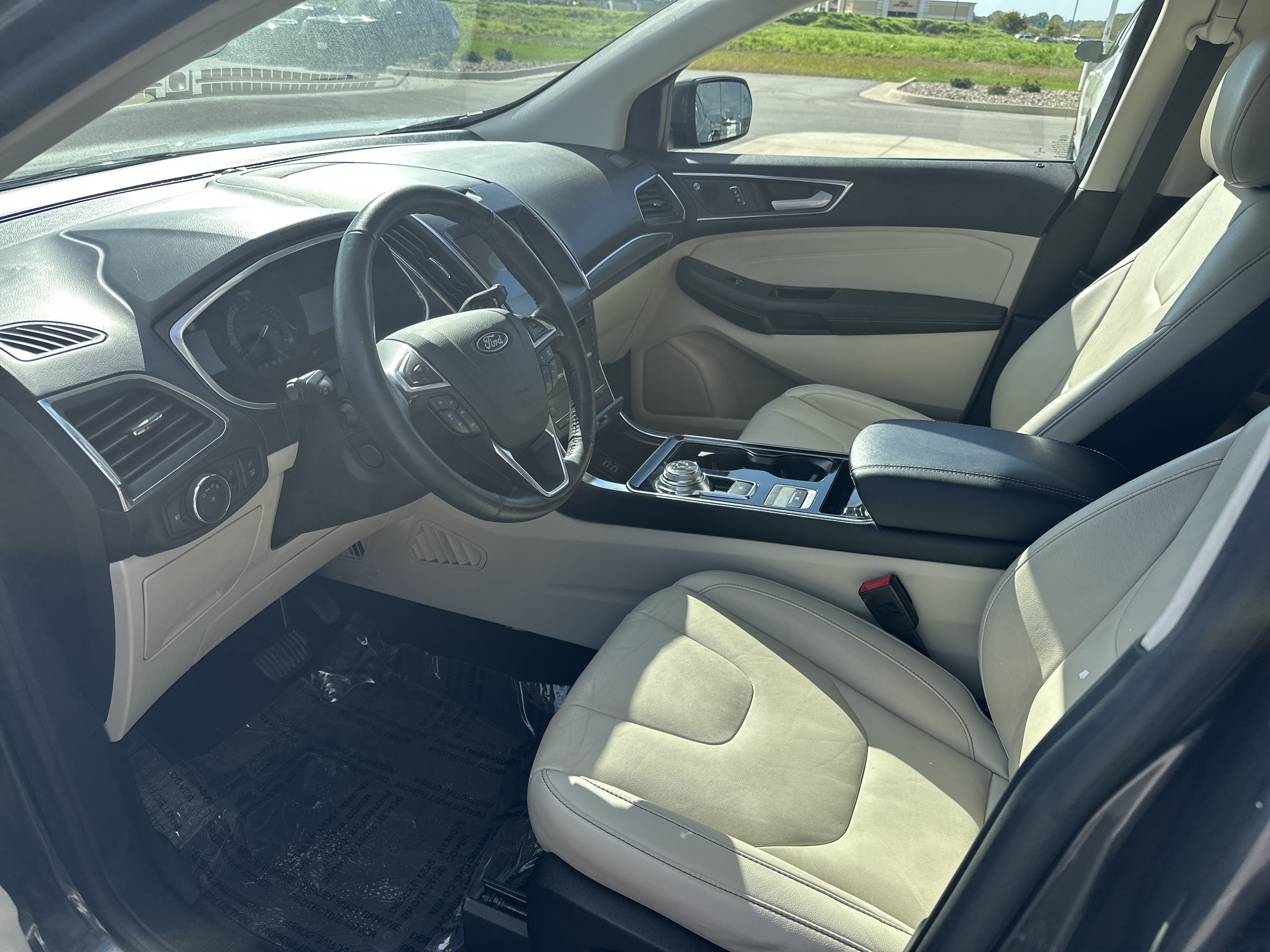 Used 2019 Ford Edge Titanium AWD/4WD image 10