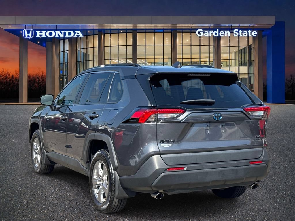 Used 2024 Toyota RAV4 XLE w/ Convenience Package AWD/4WD image 4