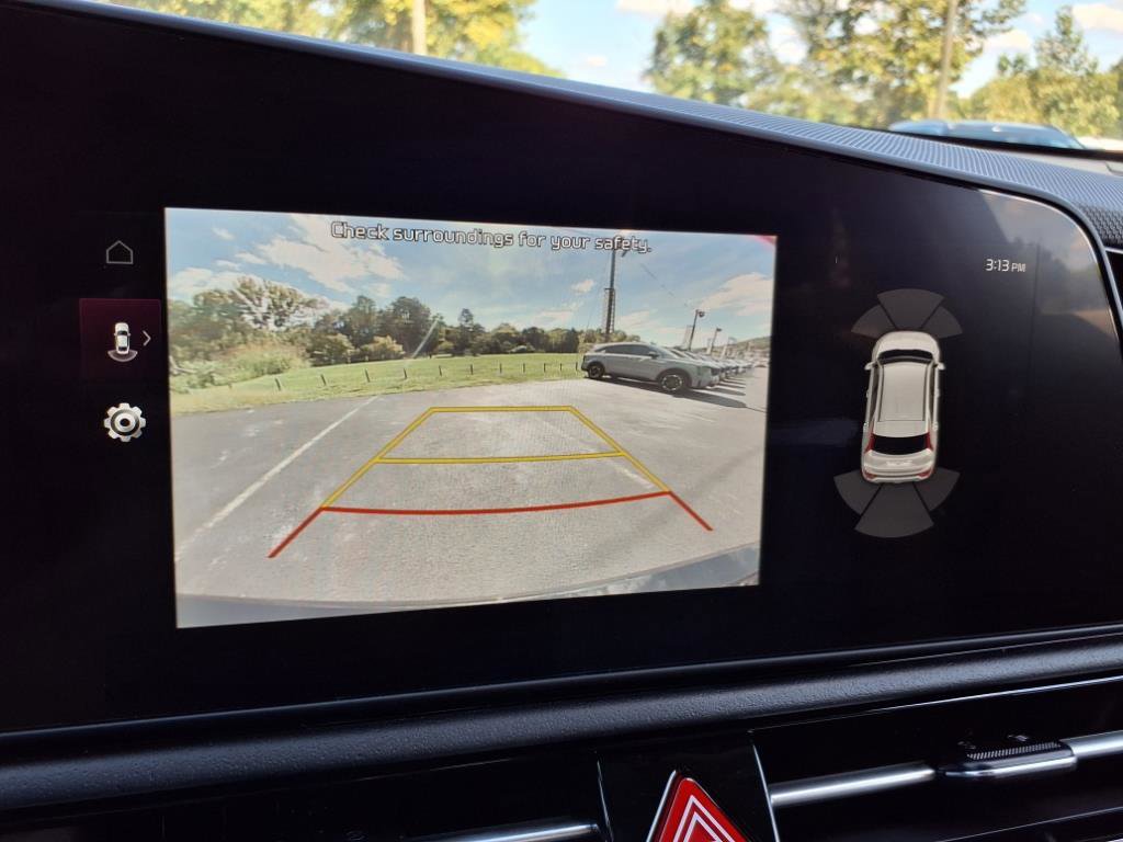 New 2025 Kia Niro SX Touring image 18