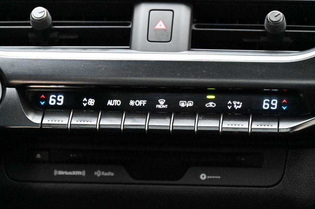 Used 2021 Lexus UX 200 w/ Accessory Package (Z2) FWD image 31
