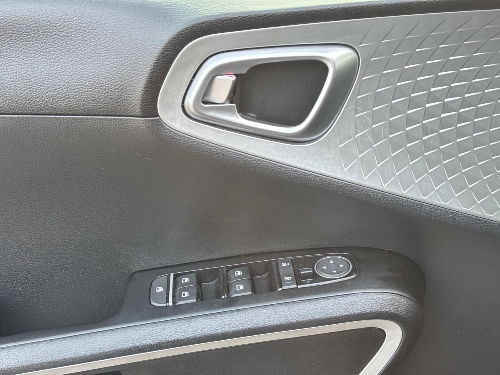 Used 2024 Kia Soul LX w/ Option Group 015 image 21