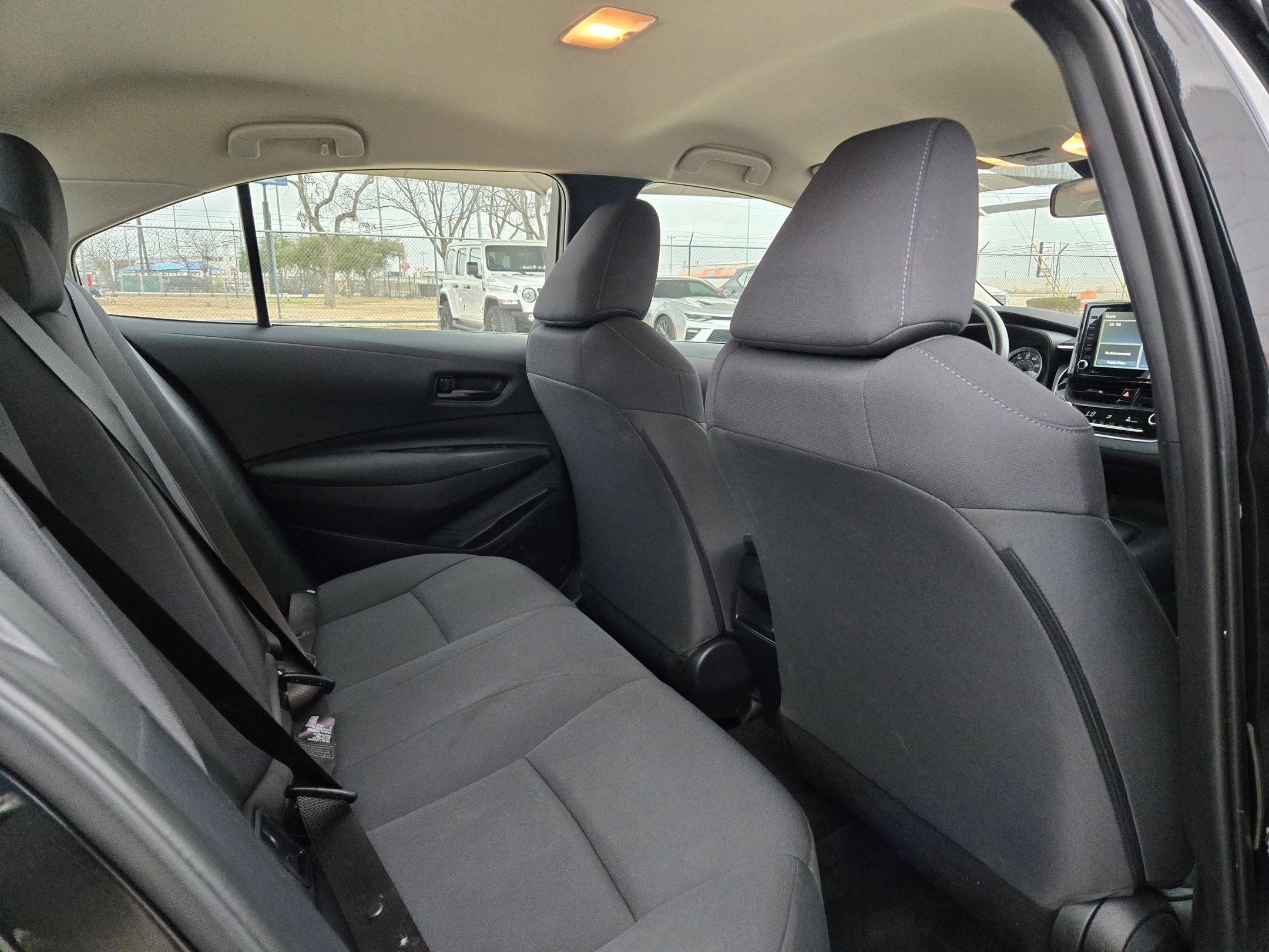 Used 2022 Toyota Corolla LE image 26