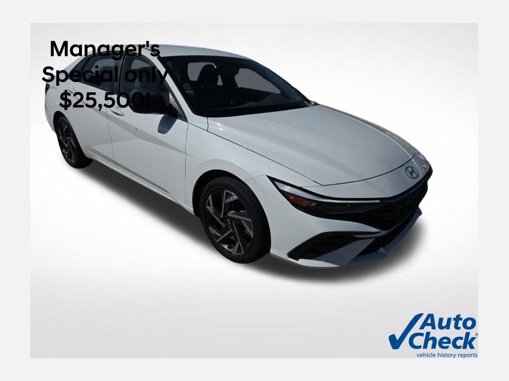 Used 2025 Hyundai Elantra SEL FWD image 1