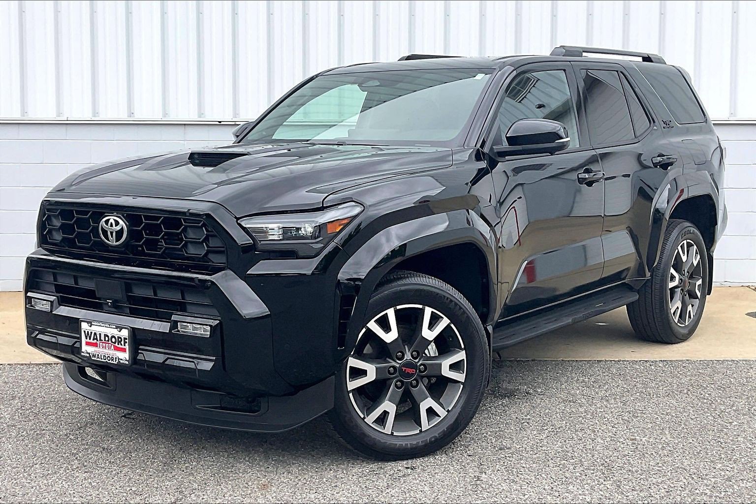 Used 2025 Toyota 4Runner TRD Sport Premium w/ Tow Technology Package AWD/4WD image 2