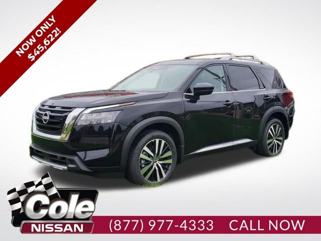 New 2025 Nissan Pathfinder Platinum w/ Cargo Package